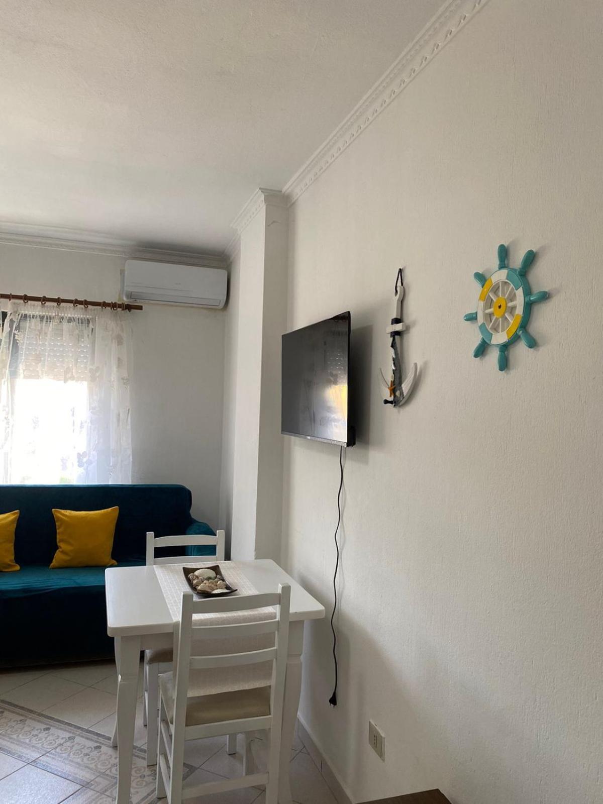 Sea Breeze Apartment *