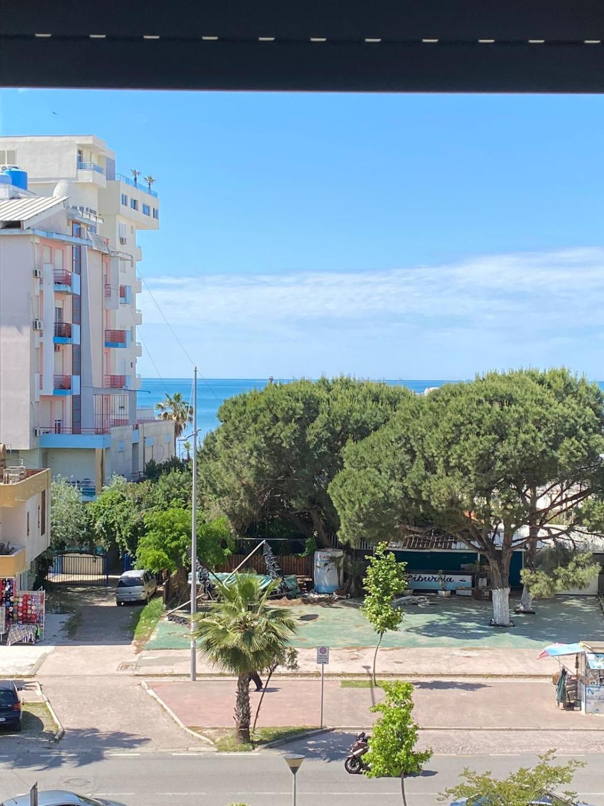 Sea Breeze Apartment Durrës