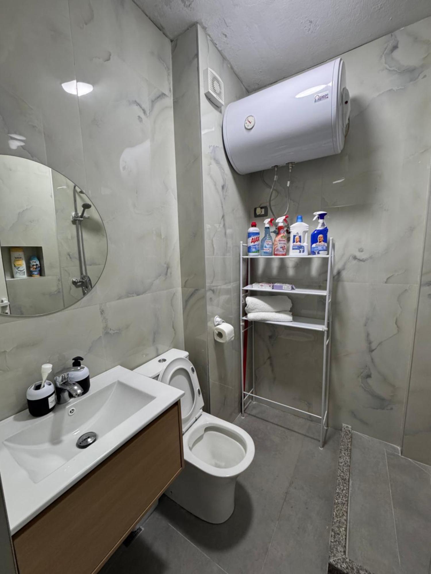 Sea Breeze Apartment *